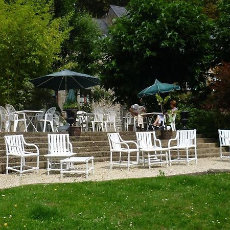 Logis Hotel Du Chateau Combourg Esterno foto